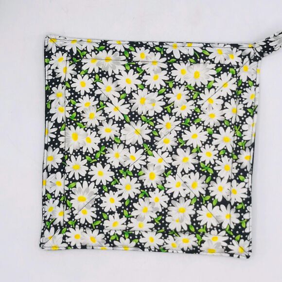 2 Square Potholders,  Black and White Daisies, Cottage Core Kitchen 7x7 Inches - Picture 4 of 5